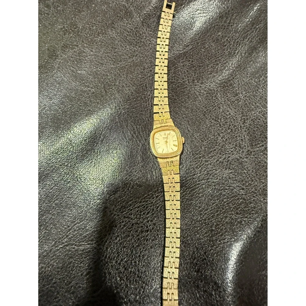 Seiko‎ Quartz Ladies Watch Gold Tone Textured Bracelet 2020-5739 Vintage Japan